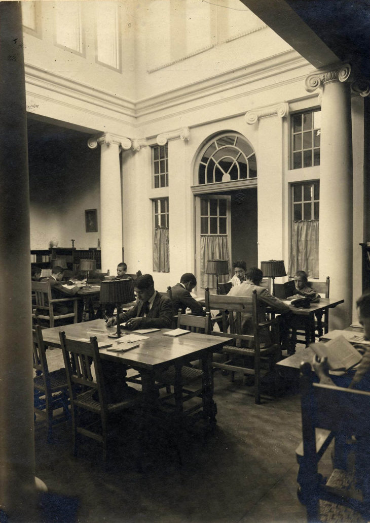 Interior Biblioteca Popular